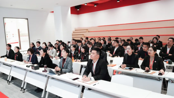 項目量質(zhì)攀新高，掀起“大干100天”競賽高潮！12月上旬，集團成功通過49個優(yōu)質(zhì)投資選址項目