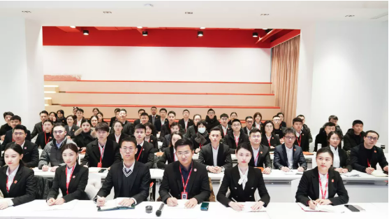 為2022年開(kāi)局之戰(zhàn)夯基礎(chǔ)、扎根基！東方龍商務(wù)集團(tuán)年度培訓(xùn)大會(huì)成功舉行