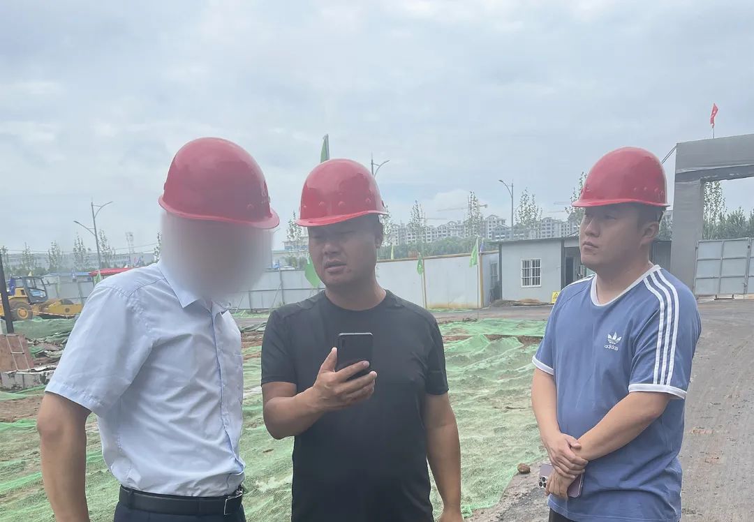 暢銷全球60多個國家和地區(qū)！智能服務(wù)型機(jī)器人生產(chǎn)擴(kuò)建投資選址項目方赴山西某地方政府參觀考察